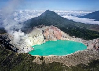 Ngỡ ngàng trước vẻ đẹp hồ Kawah Ijen nổi tiếng khi du lịch Indonesia Ngỡ ngàng trước vẻ đẹp hồ Kawah Ijen nổi tiếng khi du lịch Indonesia